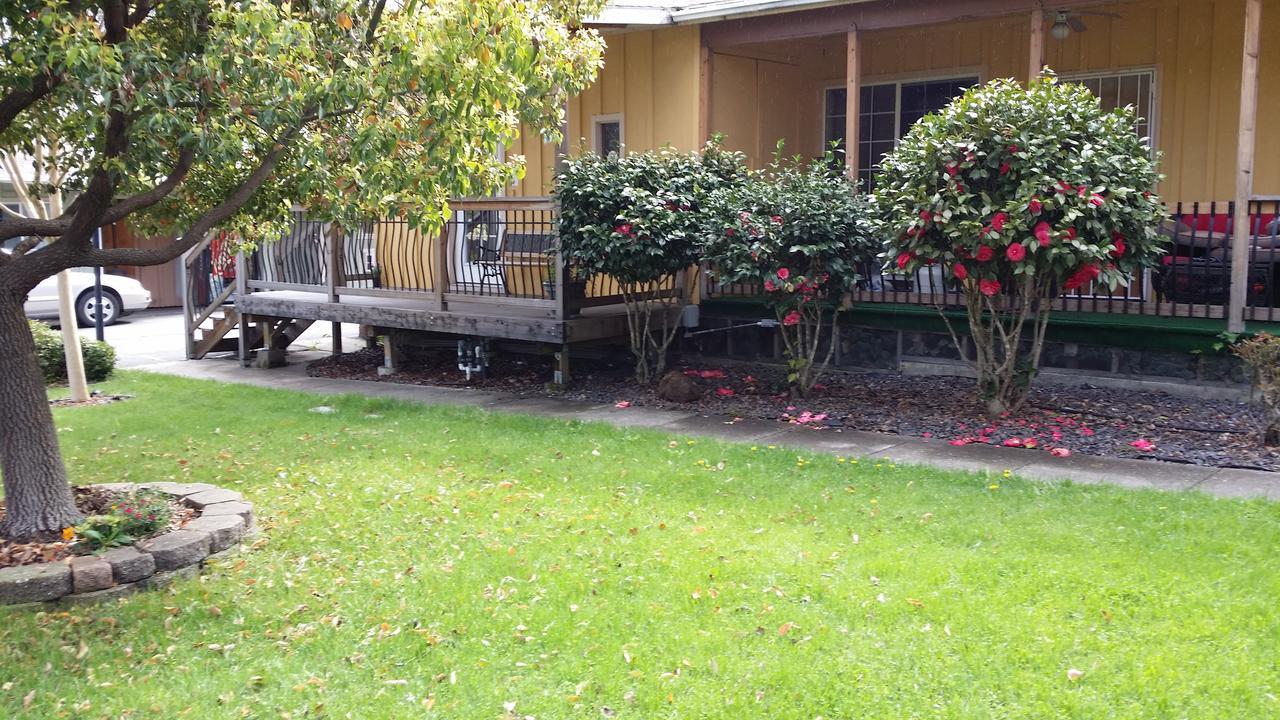 Redwood Inn Willits Extérieur photo
