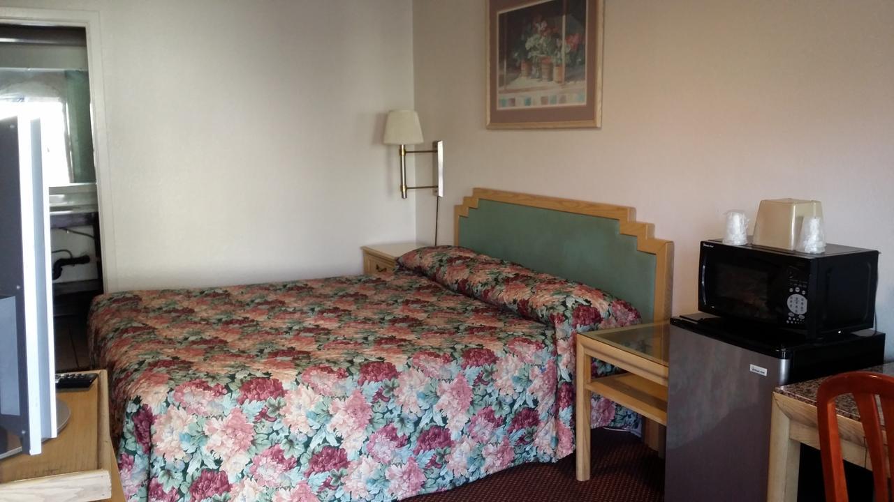 Redwood Inn Willits Extérieur photo