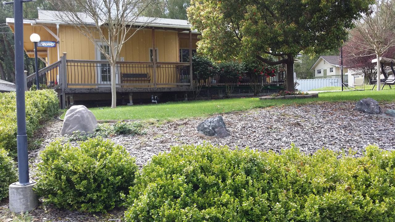 Redwood Inn Willits Extérieur photo