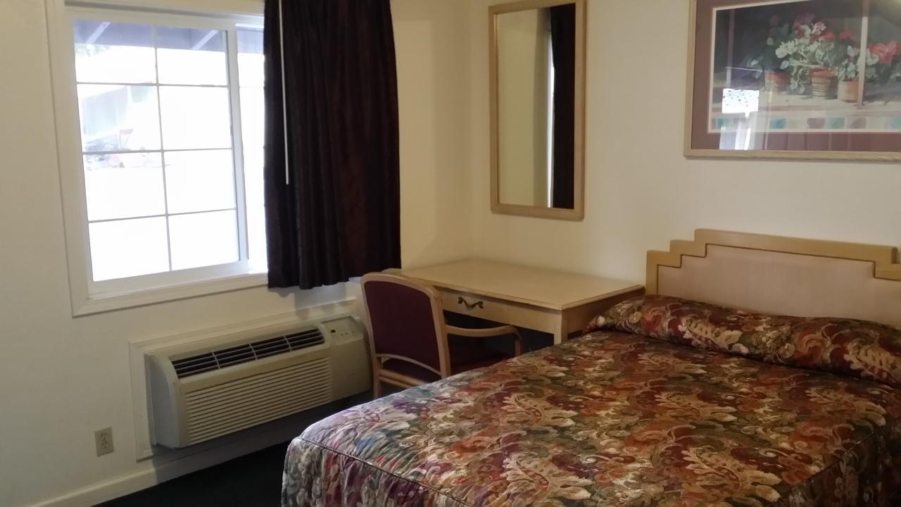 Redwood Inn Willits Extérieur photo